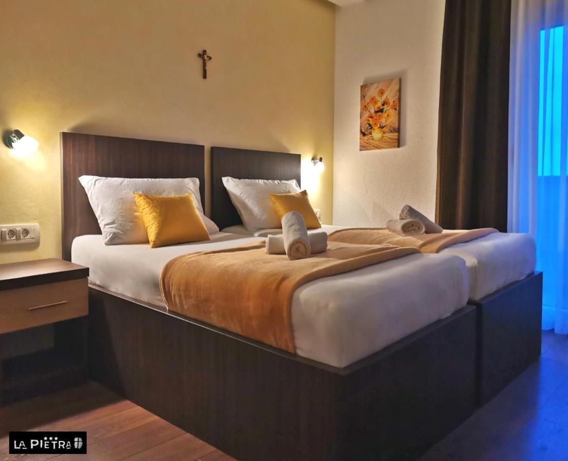 La Pietra Family Hotel Medugorje Bagian luar foto